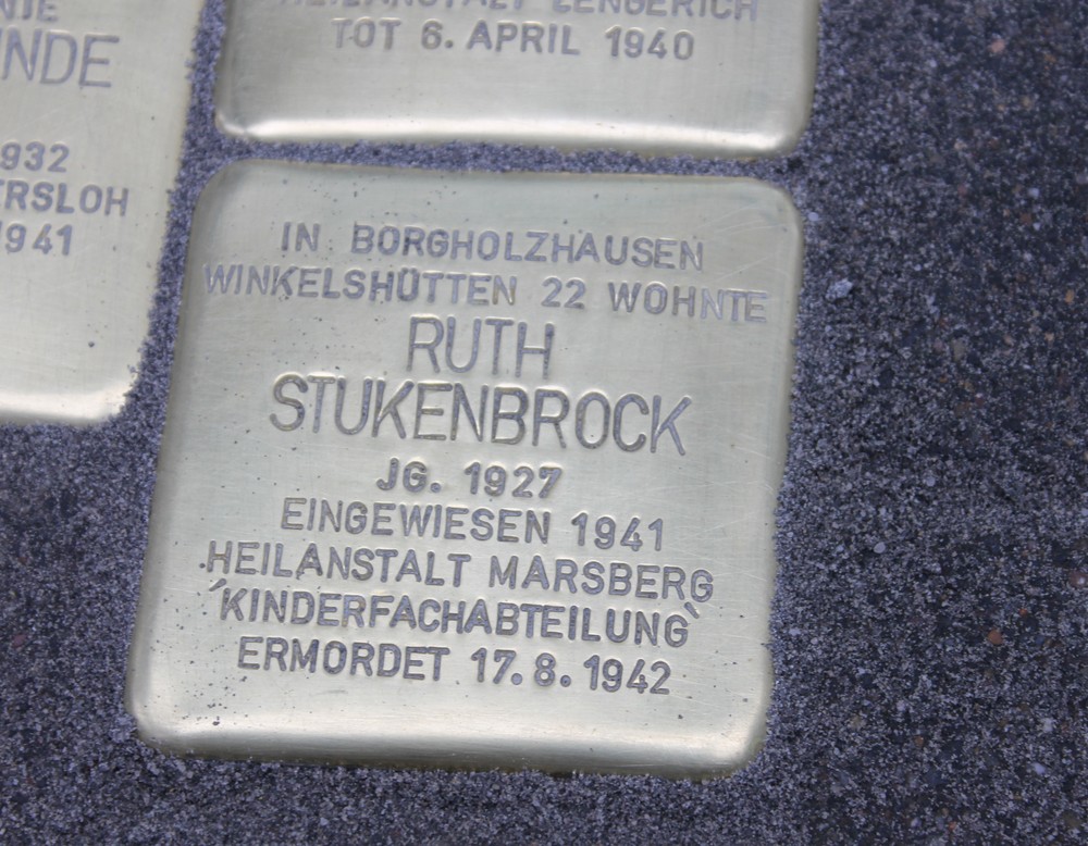 Der Stolperstein für Ruth Stukenbrock.